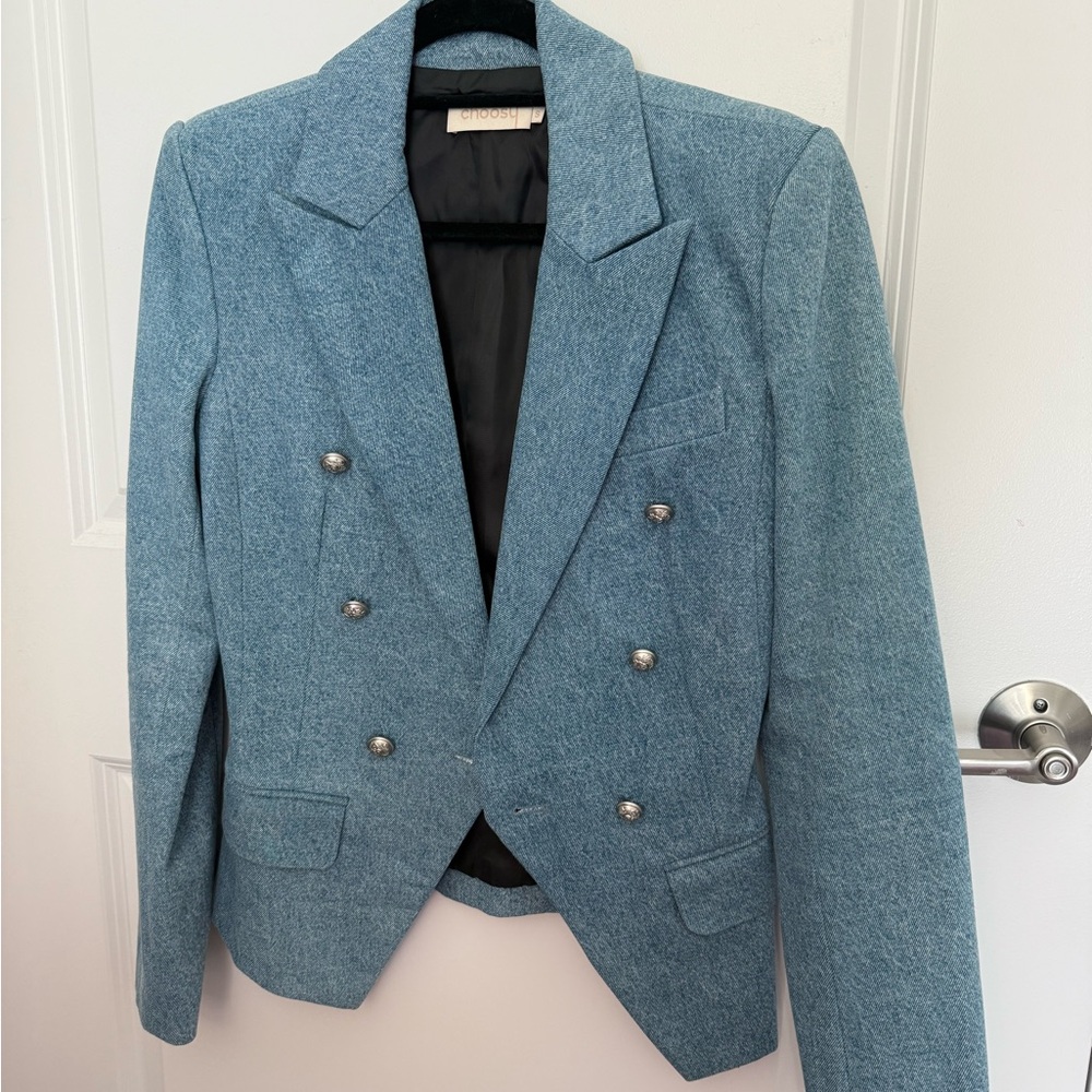 Like new! Stylish Pink and Blue Women's Blazers. Both fit like a size small. - Picture 4 of 8